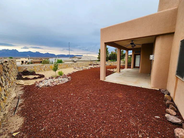 2105 San Patricio Loop — Photo 43