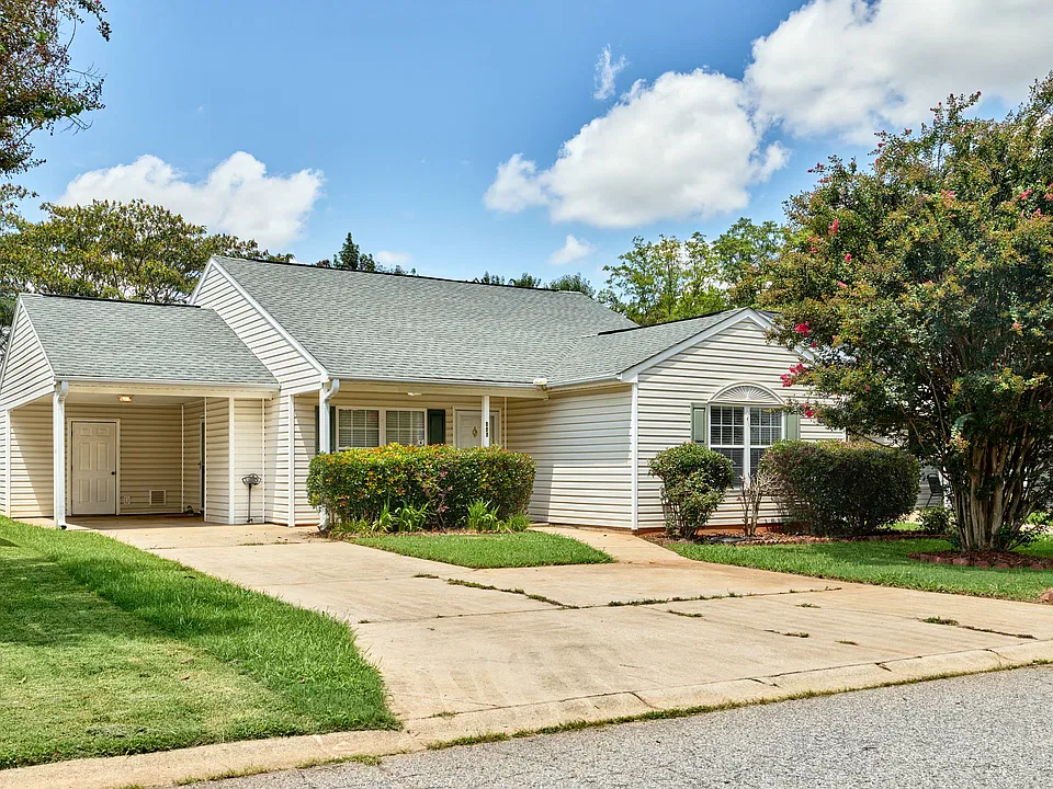 846 W Emerald Springs Dr