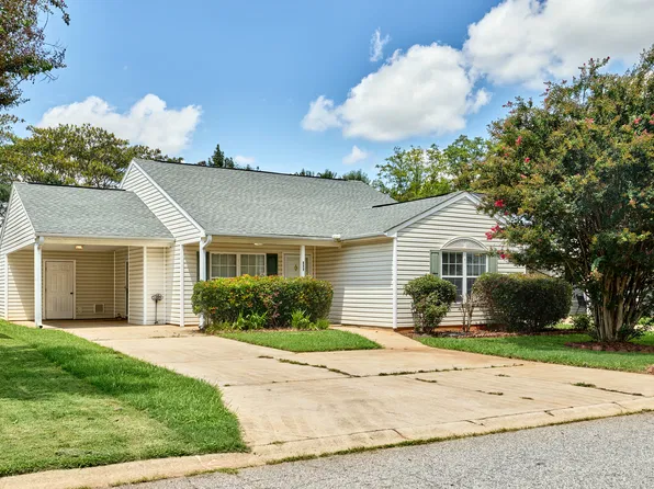 846 W Emerald Springs Dr, Boiling Springs, SC 29316