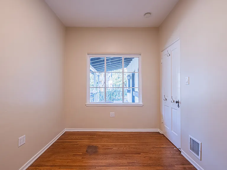 10836 Lindbrook Dr #3 — Photo 13