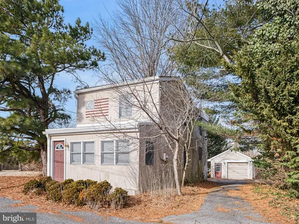 14 Railroad Ave, New Castle, DE 19720