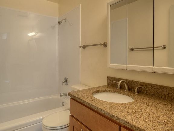 5th image of 2801-2810 E Yesler Way #35
