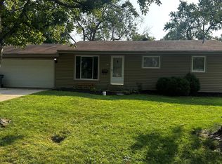 910 Love Dr, O'Fallon, MO 63366