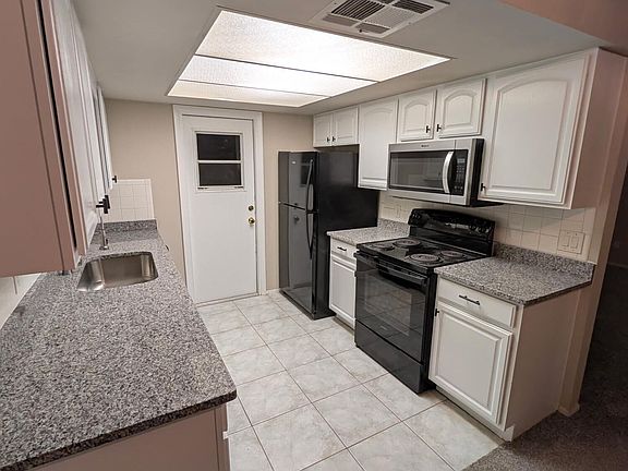 5th image of 608 Sacre Coeur Dr