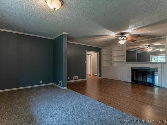 5th image of 2094 Southview Ave