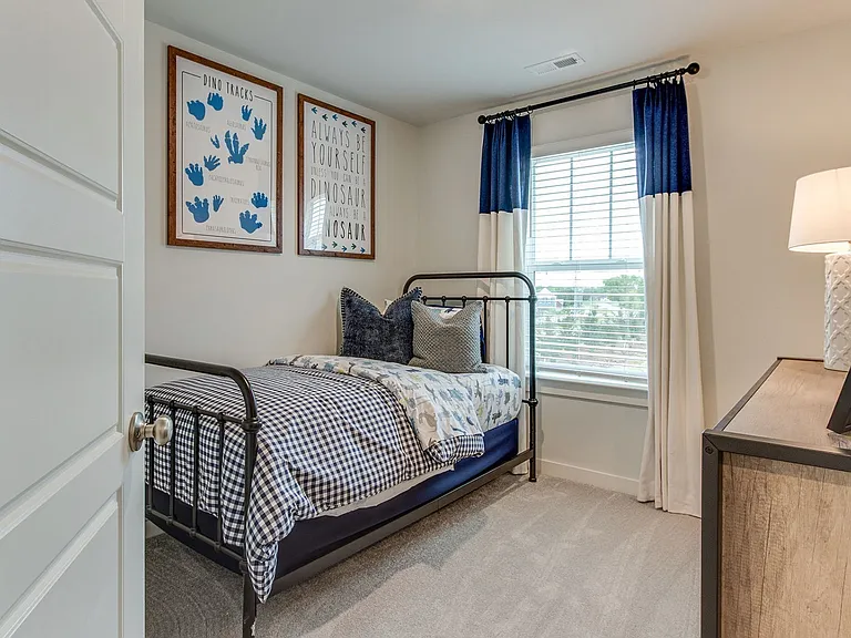 2603 Comanche Ct — Photo 3