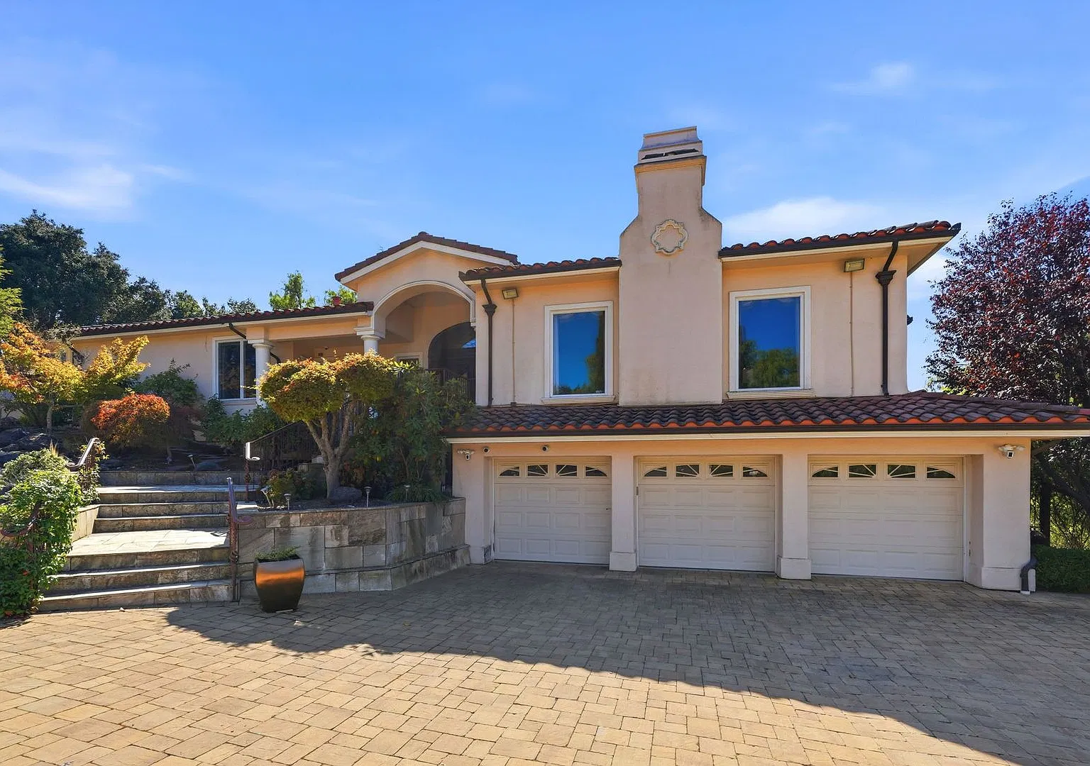 Majestic Gated Estate with Resort-Style Grounds and Grand Interiors — Photo 3