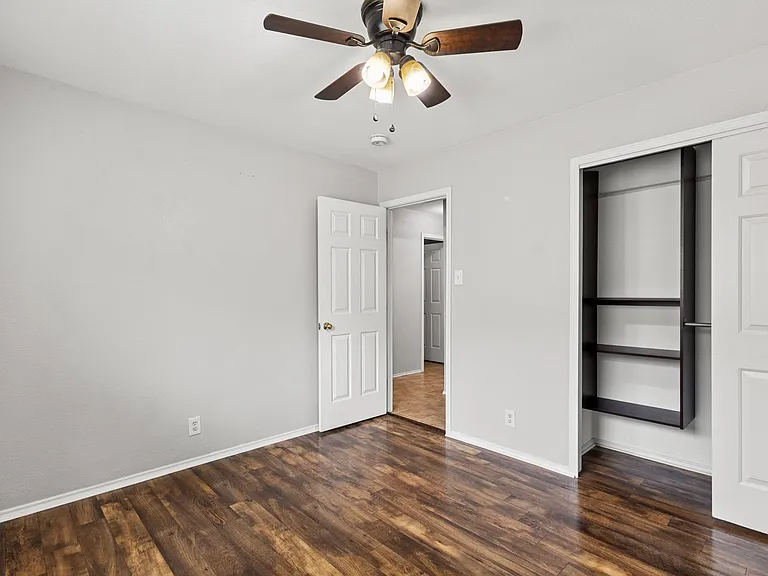 140 Katie Ct — Photo 3