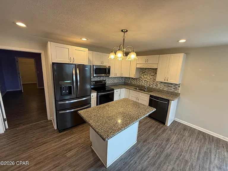 1501 Louisiana Ave — Photo 3