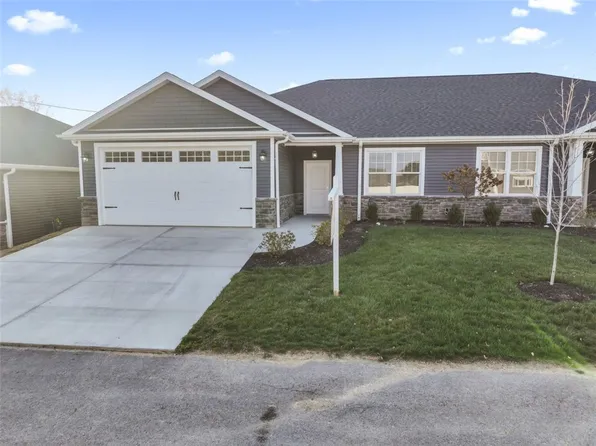14 Barrington Ct, Monaca, PA 15061