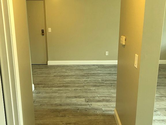 3rd image of 614 Englewood Ave APT 4