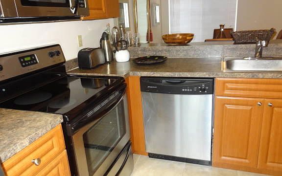 4th image of 22103 Glenmoor Dr