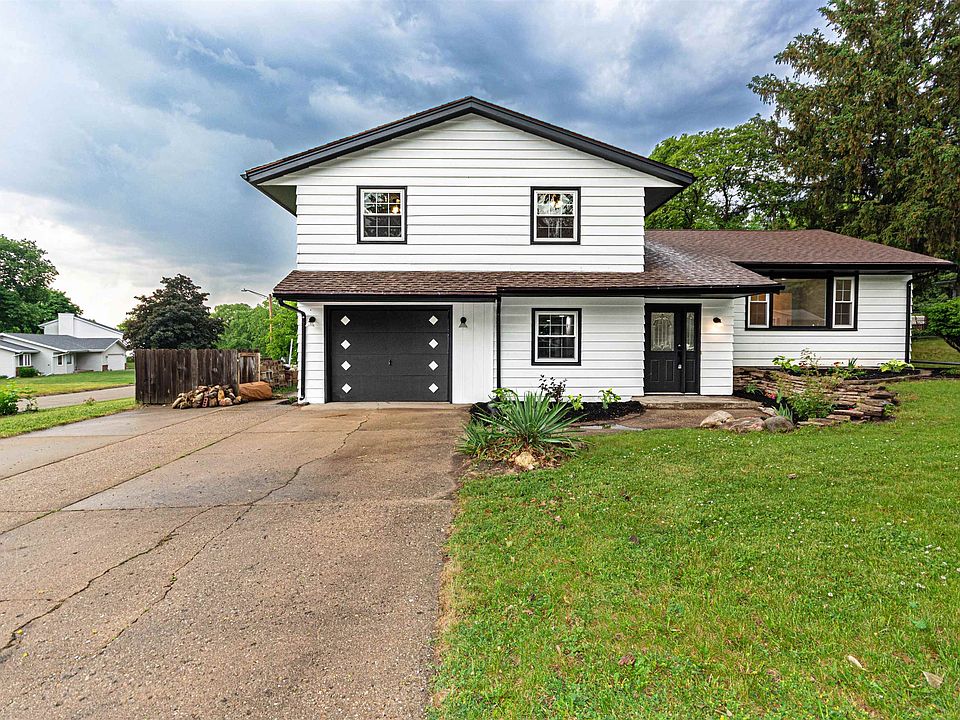 1st image of 3704 Pleasant Valley Blvd