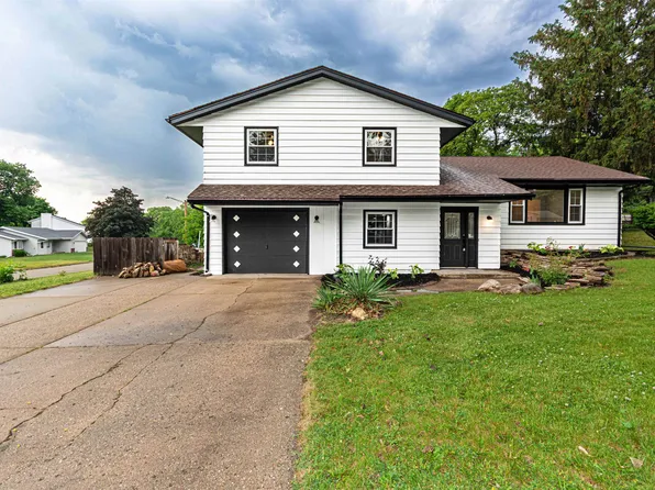 3704 Pleasant Valley Blvd, Rockford, IL 61114