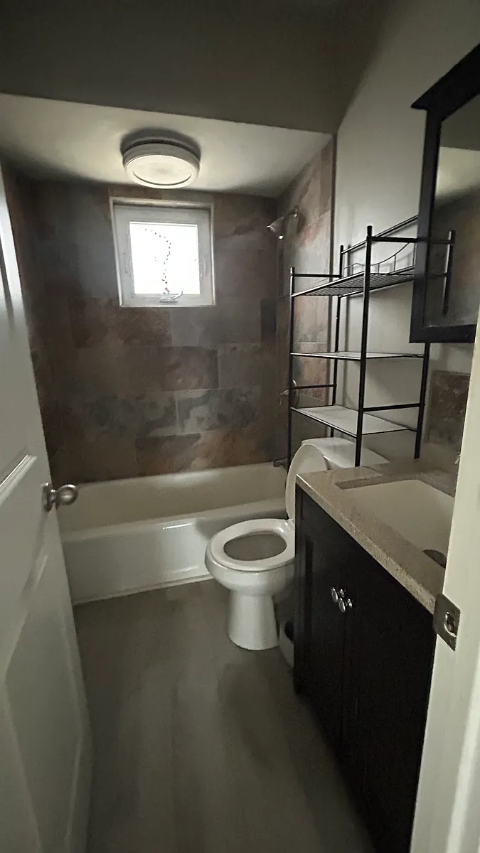 Building Photo - 1423 Hillsdale Ave #1