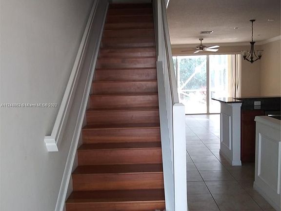 3rd image of 9680 Lago Dr