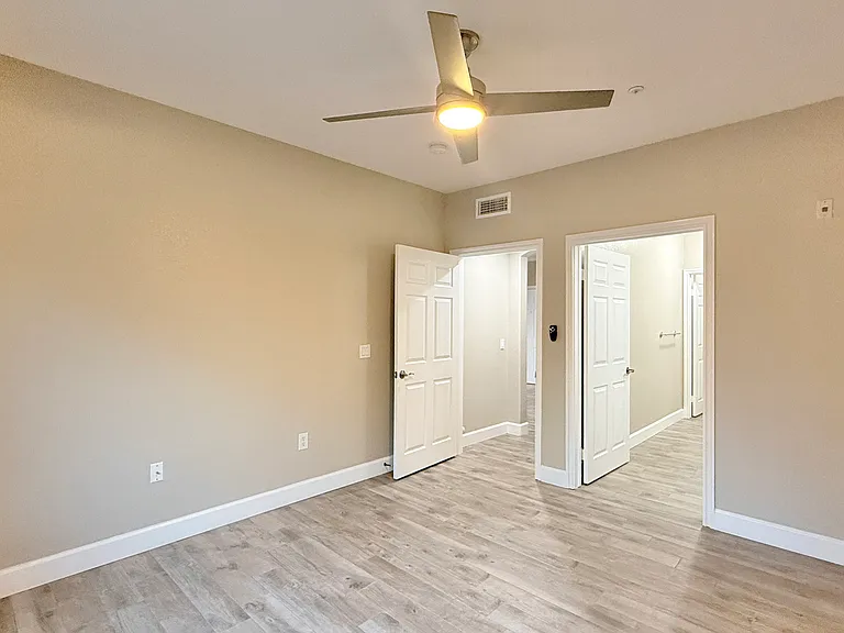 9263 Regents Rd #B105 — Photo 16