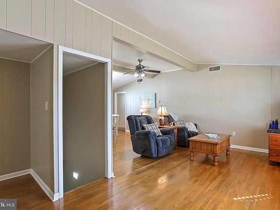 5th image of 17 Blue Spruce Cir