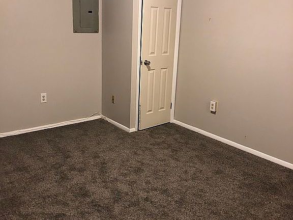 5th image of 6695 Manring Ct