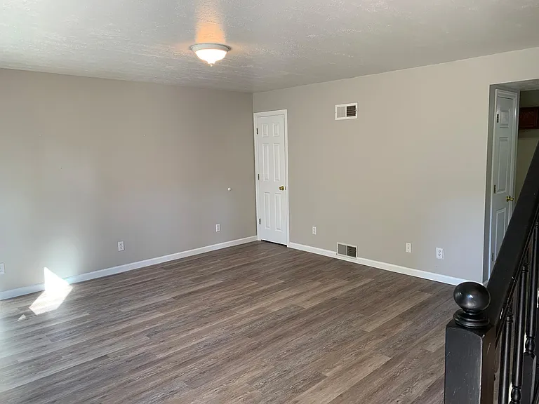 9 Cedar Ave #A — Photo 2
