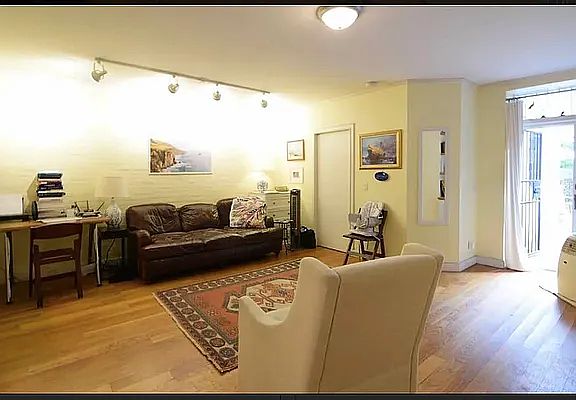 3rd image of 317 W 107th St APT B