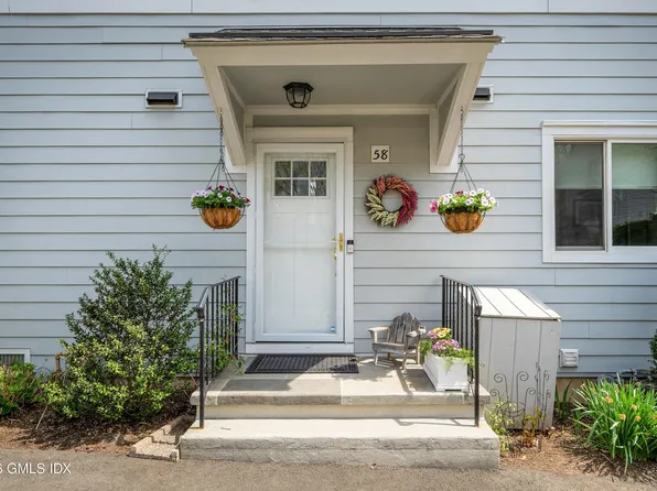 58 Stirrup Ln, Riverside, CT 06878