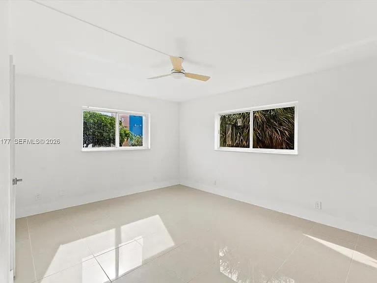 319 NE 14th Ave #201 — Photo 10