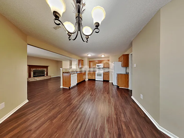 10914 Cyrus Dr — Photo 4