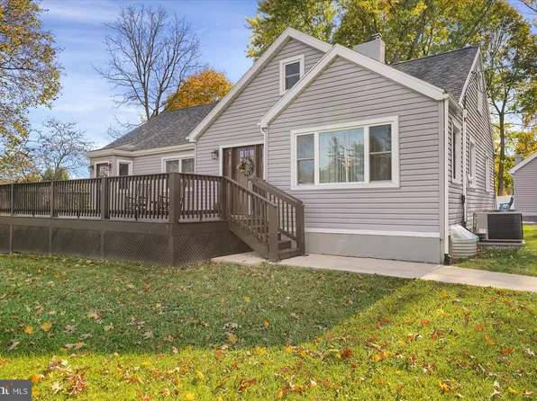 620 Elmwood St, State College, PA 16801