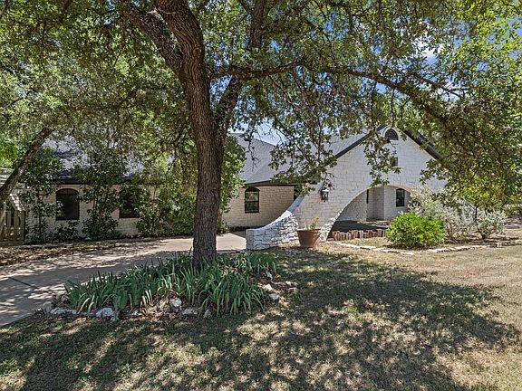 4th image of 349 Arrowhead Point Rd