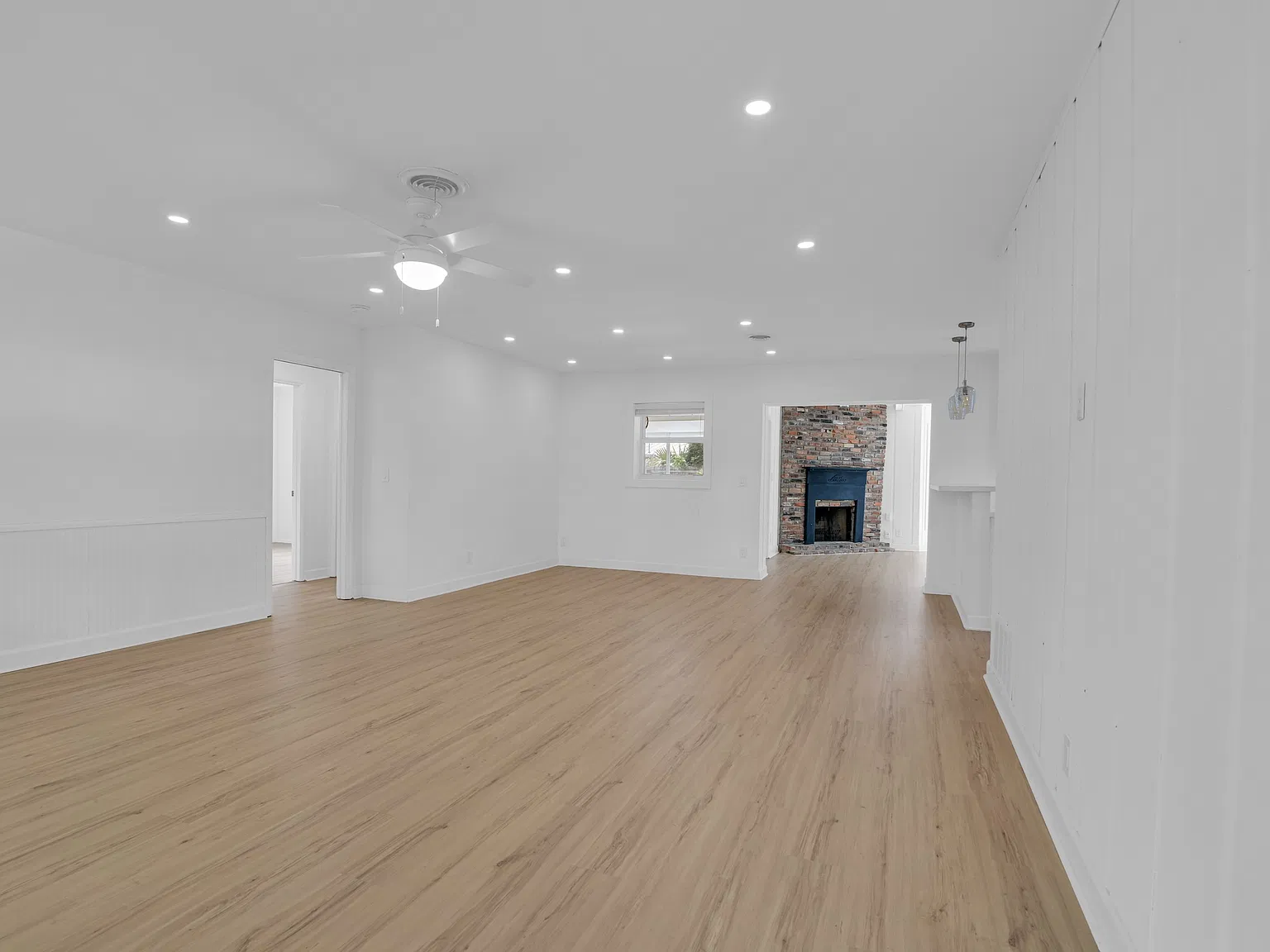 2 bed, 1396 sqft, $4,500 — Photo 2