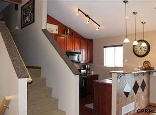 7916 S 157th St, Omaha, NE 68136