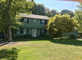 28 Robin Ridge Dr, Feeding Hills, MA 01030