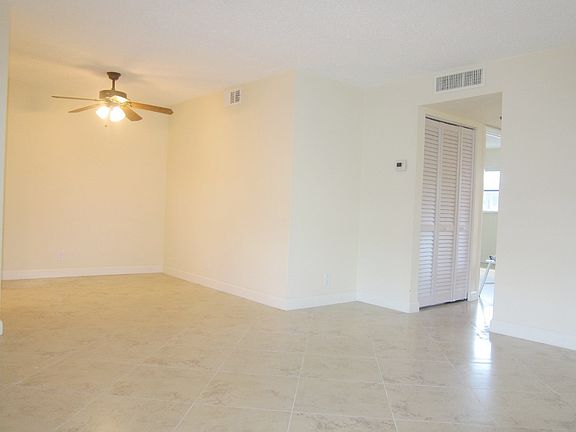 2nd image of 624 Snug Harbor Dr APT B20