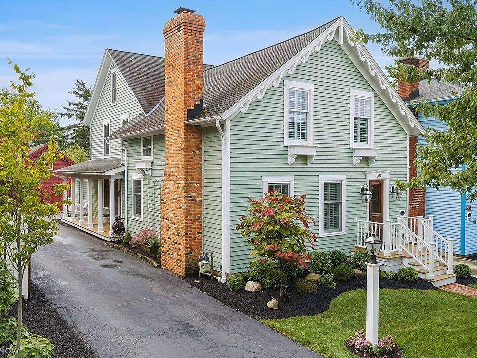 1st image of 38 Aurora St