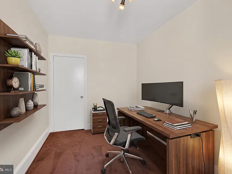 1519 Emily St — Photo 3