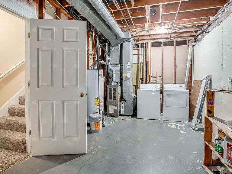 4800 Horton St — Photo 18