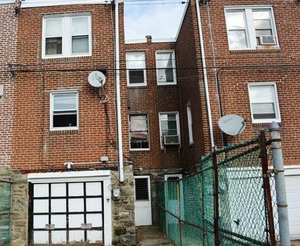 2nd image of 1434 Robbins Ave