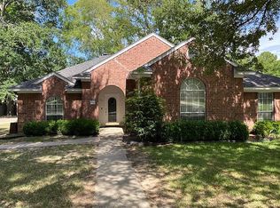 810 University Dr, Carthage, TX 75633