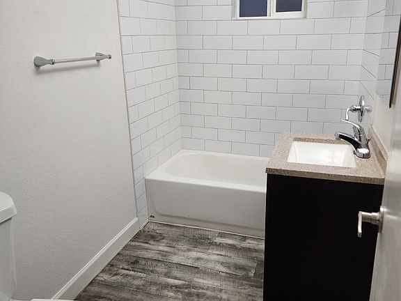 Updated & Modern Bathroom!