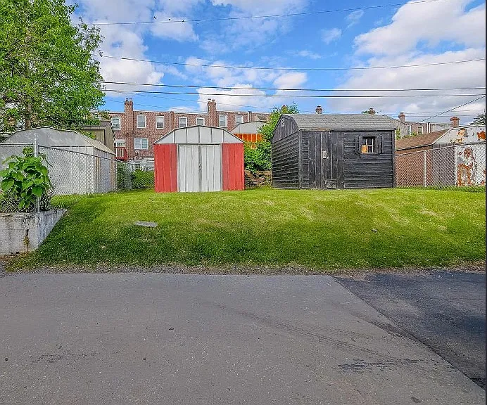 1075 Brookwood Ln — Photo 10