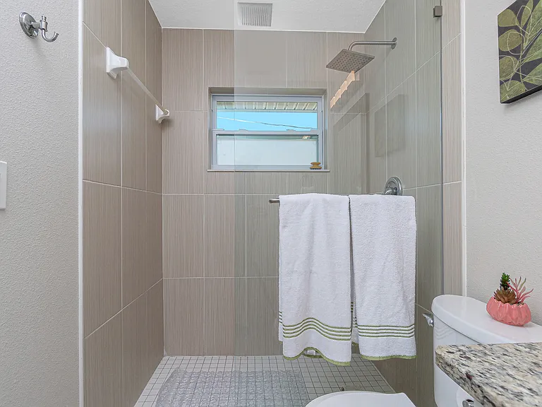 10523 Pendleton Ave — Photo 12
