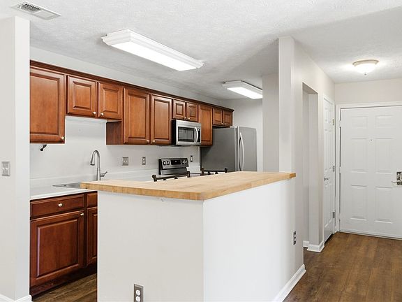 4th image of 3129 Crestmont Ln APT 104