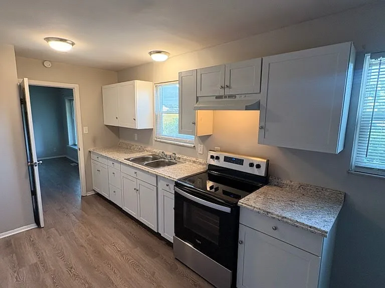 8839 Lynbrook Ct — Photo 4