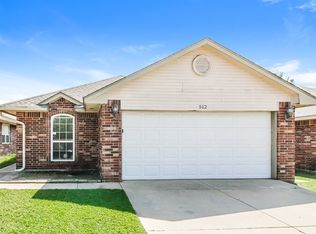 512 SW 38th Ter, Moore, OK 73160