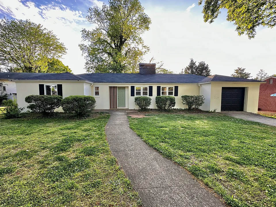 3320 Luther St
