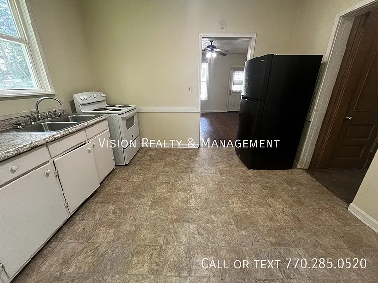 304 Broad St — Photo 12