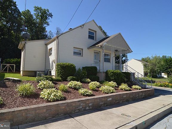 2nd image of 12 W Cedar St