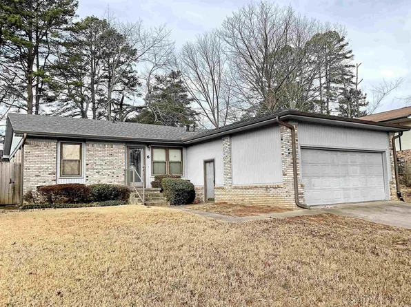 6 Howell Dr, Little Rock, AR 72204