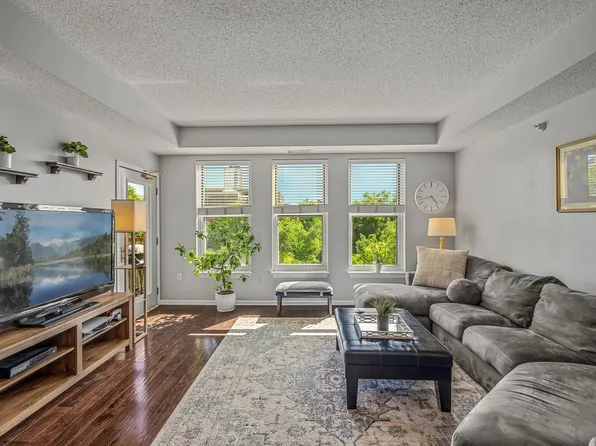 515 N 1st St APT 405, Minneapolis, MN 55401